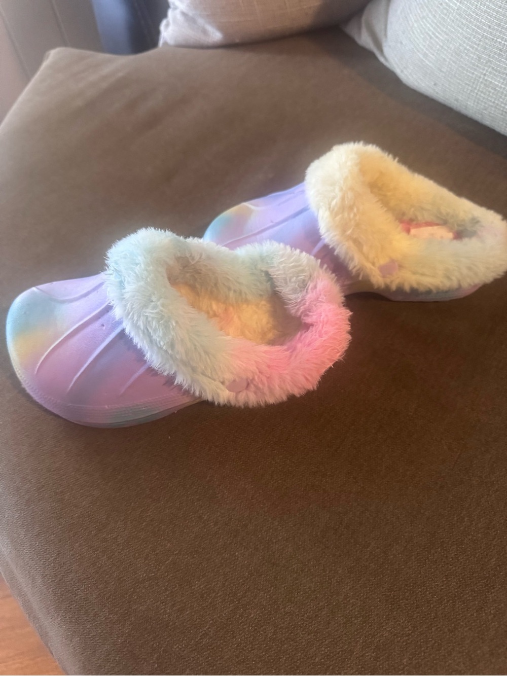 Kids Plush Slip-On Rainbow Fleece Lined Slippers - Pastel Purple - Picture 2 of 3
